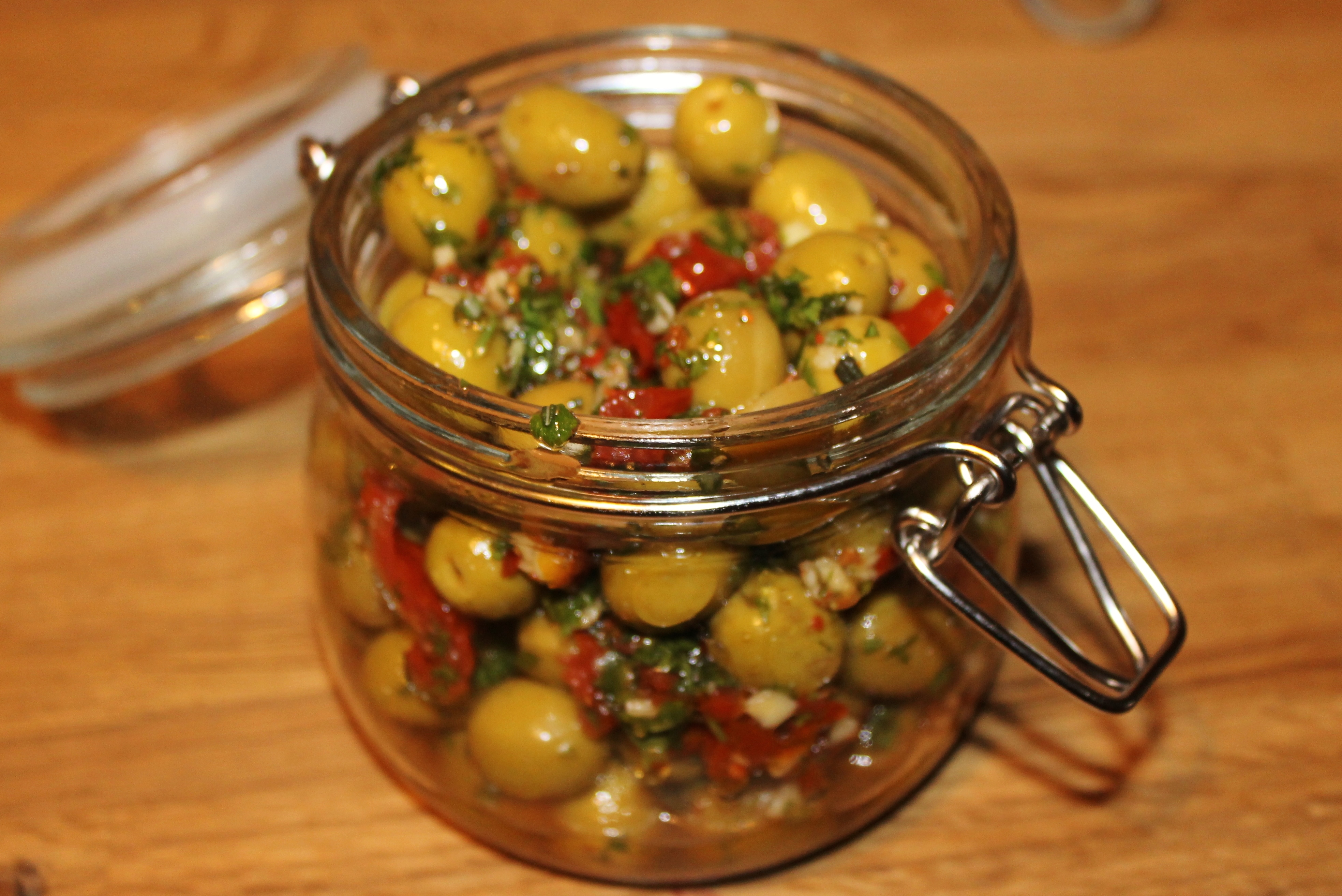 Résultat de recherche d'images pour "marinated olives"